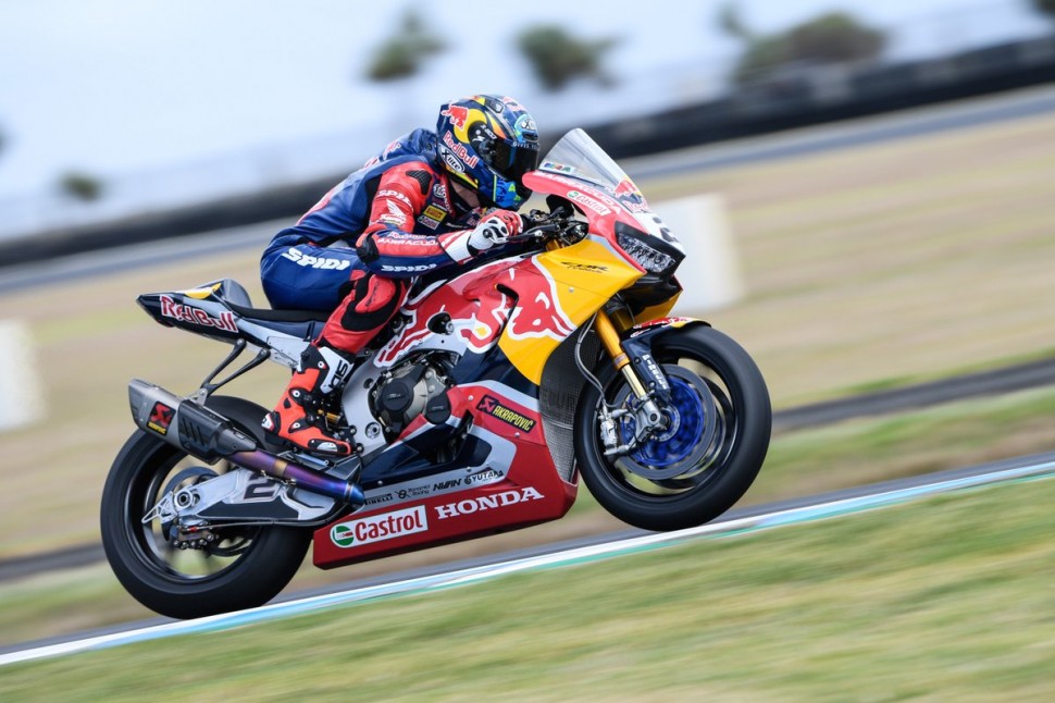 Леон Камье вошел в TOP-4 по итогам первого дня тестов WSBK на Phillip Island Леон Камье вошел в TOP-4 по итогам первого дня тестов WSBK на Phillip Island