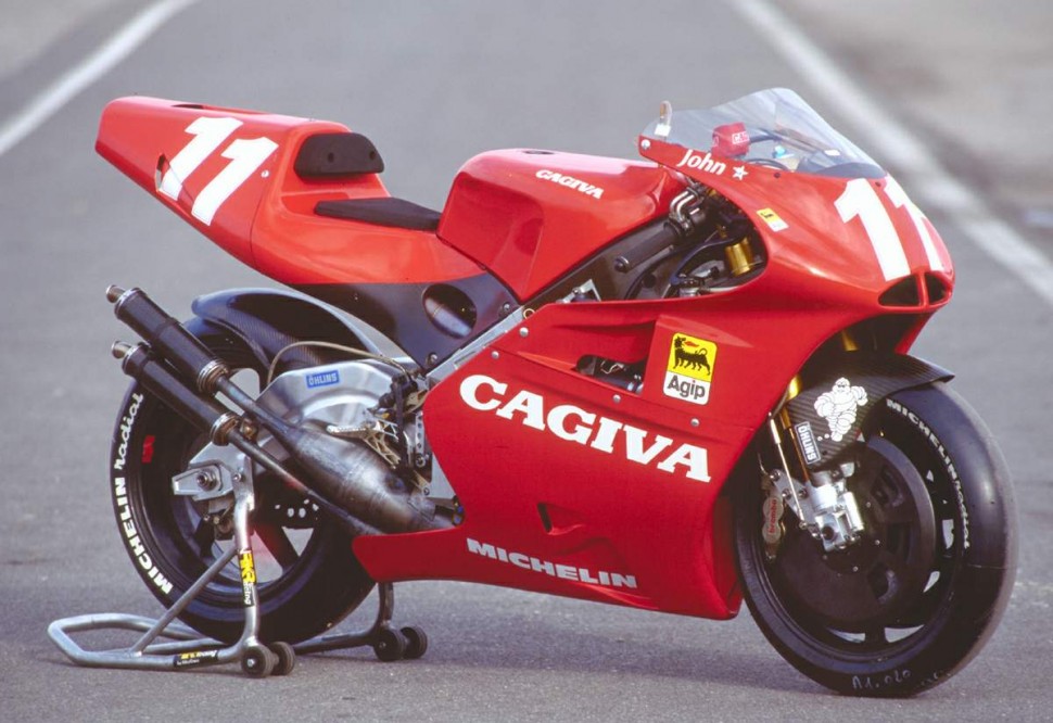 Cagiva C594 (1994-1995) прототип со сложносоставной карбоново-алюминиевой рамой и маятником Cagiva C594 (1994-1995) прототип со сложносоставной карбоново-алюминиевой рамой и маятником