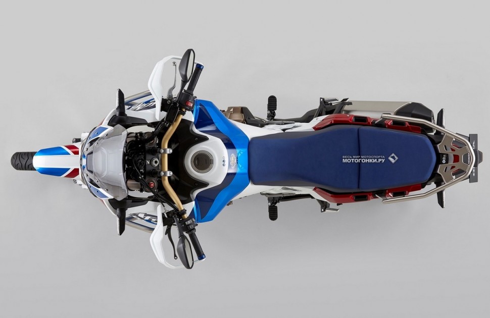 Honda CRF1000L Adventure Sports: больше и массивней просто Africa Twin, и тяжелее, но он и позволяет - больше! Honda CRF1000L Adventure Sports: больше и массивней просто Africa Twin, и тяжелее, но он и позволяет - больше!