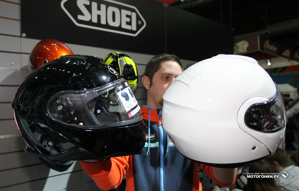 Отличия дизайна SHOEI Neotec 2 (черный) и Neotec (белый) Отличия дизайна SHOEI Neotec 2 (черный) и Neotec (белый)