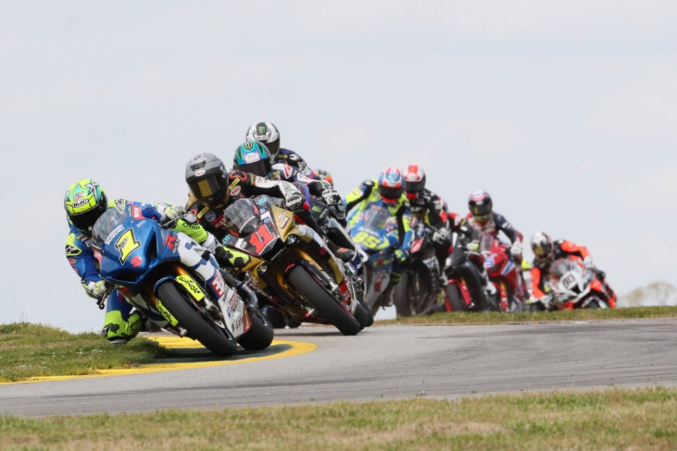 Тони Элиас лидирует в 1-й гонке MotoAmerica на Road Atlanta Тони Элиас лидирует в 1-й гонке MotoAmerica на Road Atlanta