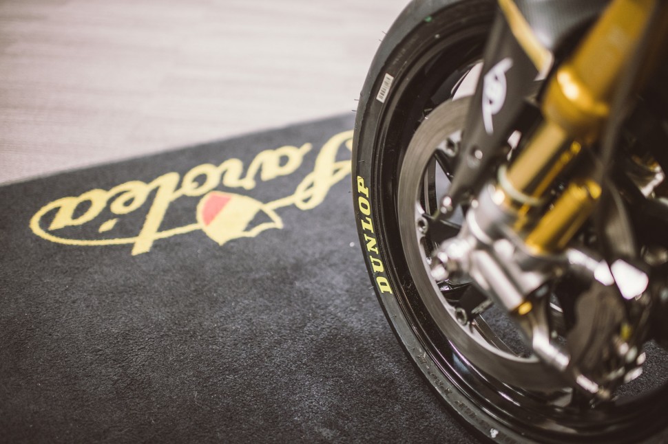Sarolea в партнерстве с Dunlop в 2018 году Sarolea в партнерстве с Dunlop в 2018 году