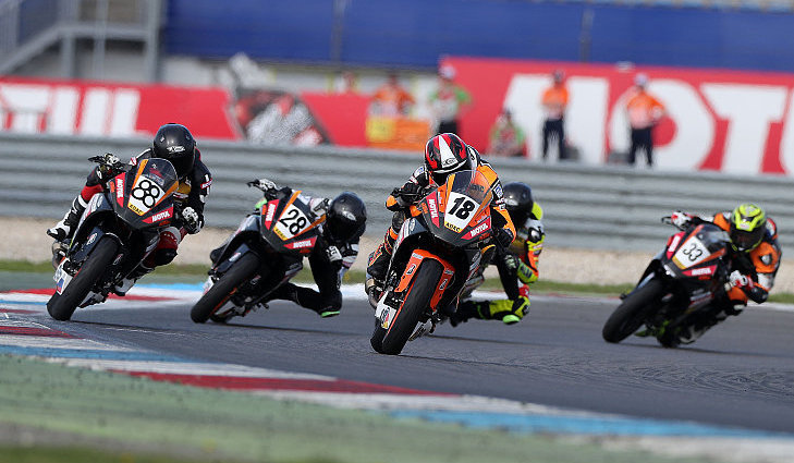 Артем Мараев (#88) 2-й в жаркой воскресной схватке на TT Circuit Assen Артем Мараев (#88) 2-й в жаркой воскресной схватке на TT Circuit Assen