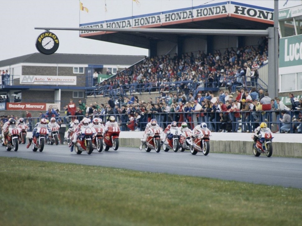 Первая гонка World Superbike 1988 год Первая гонка World Superbike 1988 год