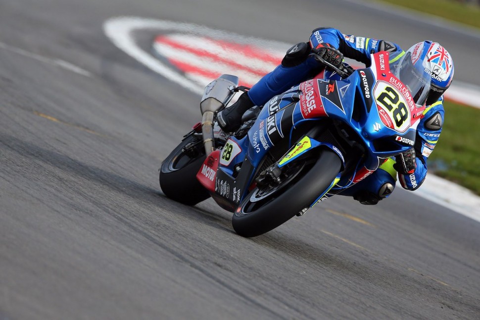 Брад Рэй на Buildbase Suzuki GSX-R1000 - другой быстрый Рэй в Донингтоне Брад Рэй на Buildbase Suzuki GSX-R1000 - другой быстрый Рэй в Донингтоне