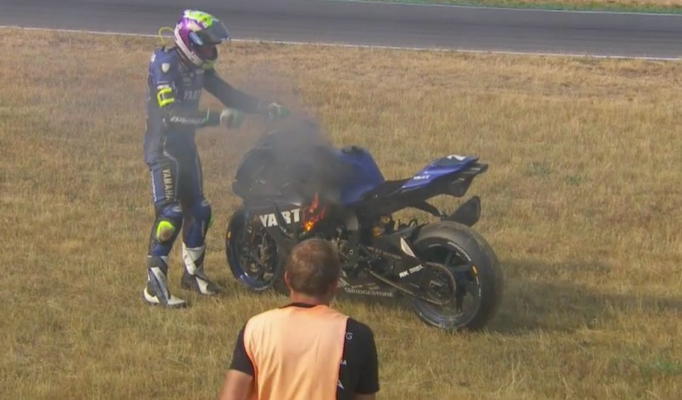 Yamaha #7 в огне после совсем небольшого лоусайда! Yamaha #7 в огне после совсем небольшого лоусайда!
