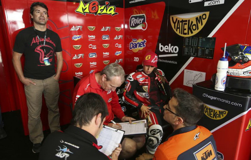 Карлос Чека не покидал гоночного паддока: в AGR Racing Team Moto3 с Марией Эррерой Карлос Чека не покидал гоночного паддока: в AGR Racing Team Moto3 с Марией Эррерой