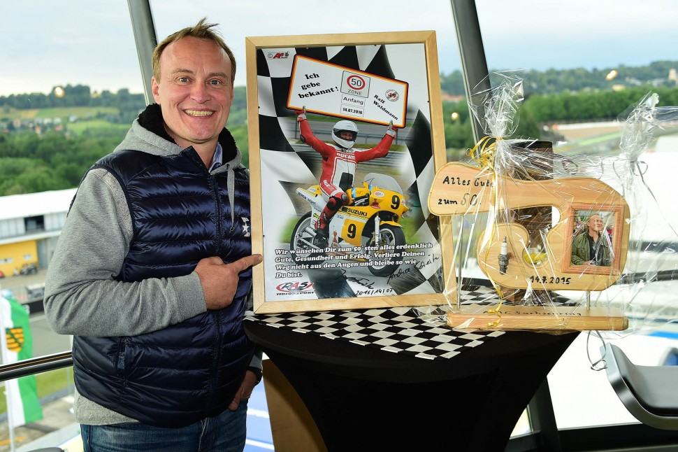 11-й поворот Sachsenring, предшествующий знаменитому спуску на 40 метров Wasserfall назовут именем Ральфа Вальдмана 11-й поворот Sachsenring, предшествующий знаменитому спуску на 40 метров Wasserfall назовут именем Ральфа Вальдмана