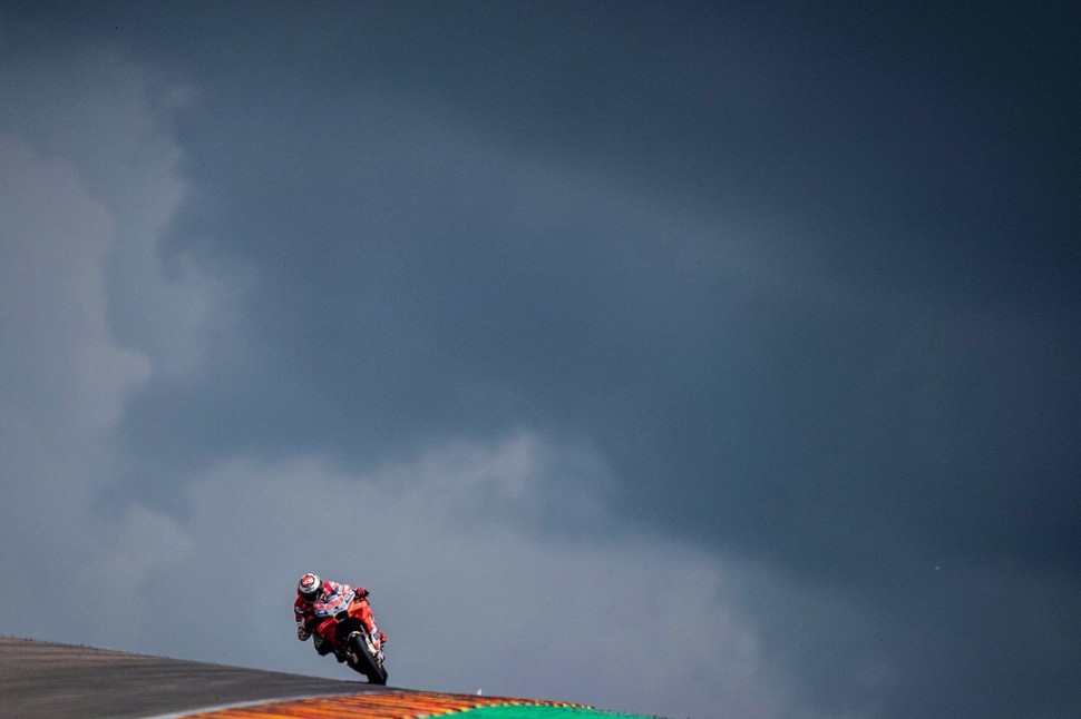 Хорхе Лоренцо возглавил протокол пятницы на Sachsenring Хорхе Лоренцо возглавил протокол пятницы на Sachsenring