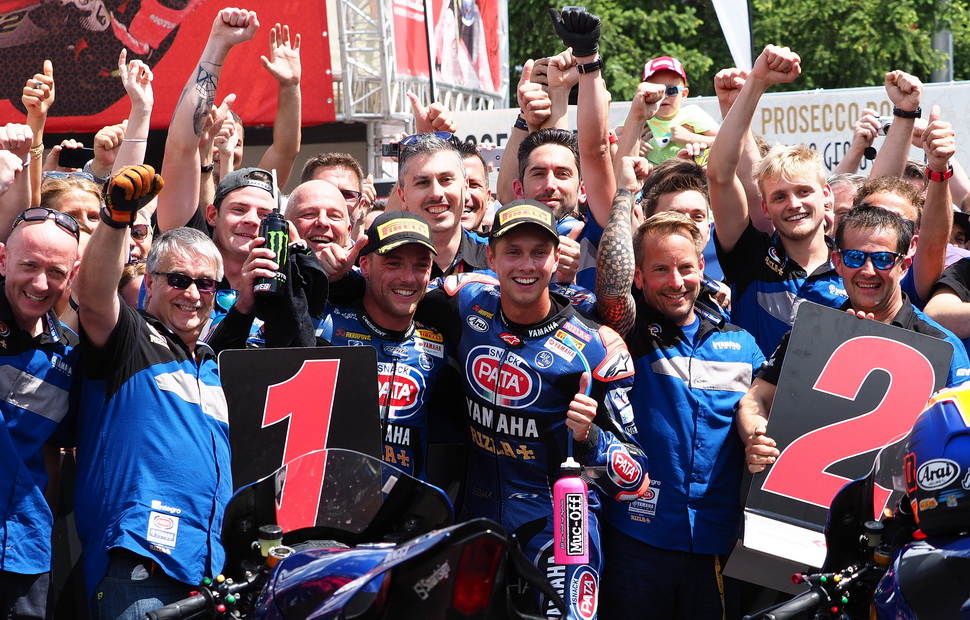 Подиумный дубль PATA Yamaha на этапе WSBK в Чехии - теперь оба пилота побывали на высшей ступеньке пьедестала с Yamaha! Подиумный дубль PATA Yamaha на этапе WSBK в Чехии - теперь оба пилота побывали на высшей ступеньке пьедестала с Yamaha!
