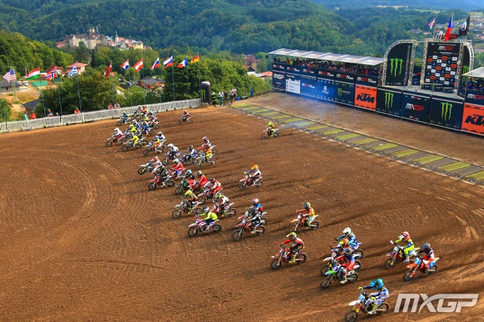 Первый старт EMX65, Рисполи вырывается вперед, но эту гонку ему не выиграть... Первый старт EMX65, Рисполи вырывается вперед, но эту гонку ему не выиграть...