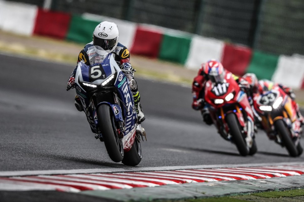 Армия Honda на EWC: F.C.C. TSR Honda становится чемпионом мира! Армия Honda на EWC: F.C.C. TSR Honda становится чемпионом мира!
