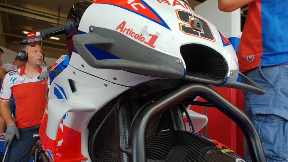 Новый аэродинамический обвес Ducati GP18 опробован Данило Петруччи Новый аэродинамический обвес Ducati GP18 опробован Данило Петруччи