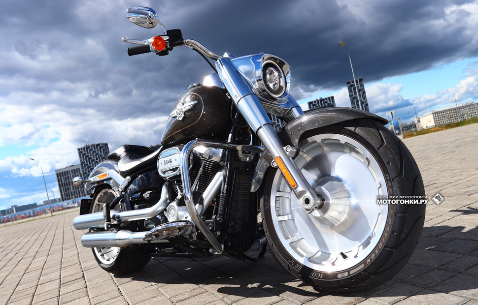 Harley-Davidson Fat Boy - мечта фотографа: каждый ракурс - удачный Harley-Davidson Fat Boy - мечта фотографа: каждый ракурс - удачный