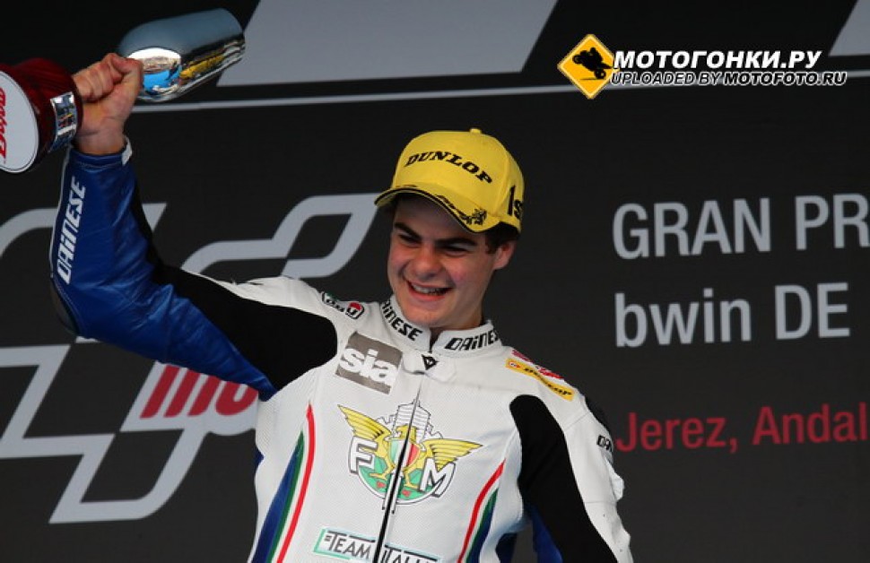Первая победа Романо Фенати, Гран-При Испании 2012 года, Moto3 - фотография автора Первая победа Романо Фенати, Гран-При Испании 2012 года, Moto3 - фотография автора