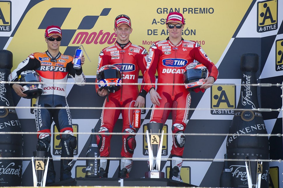 На подиуме дебютного Гран-При Арагона - Педроса и два пилота Ducati На подиуме дебютного Гран-При Арагона - Педроса и два пилота Ducati
