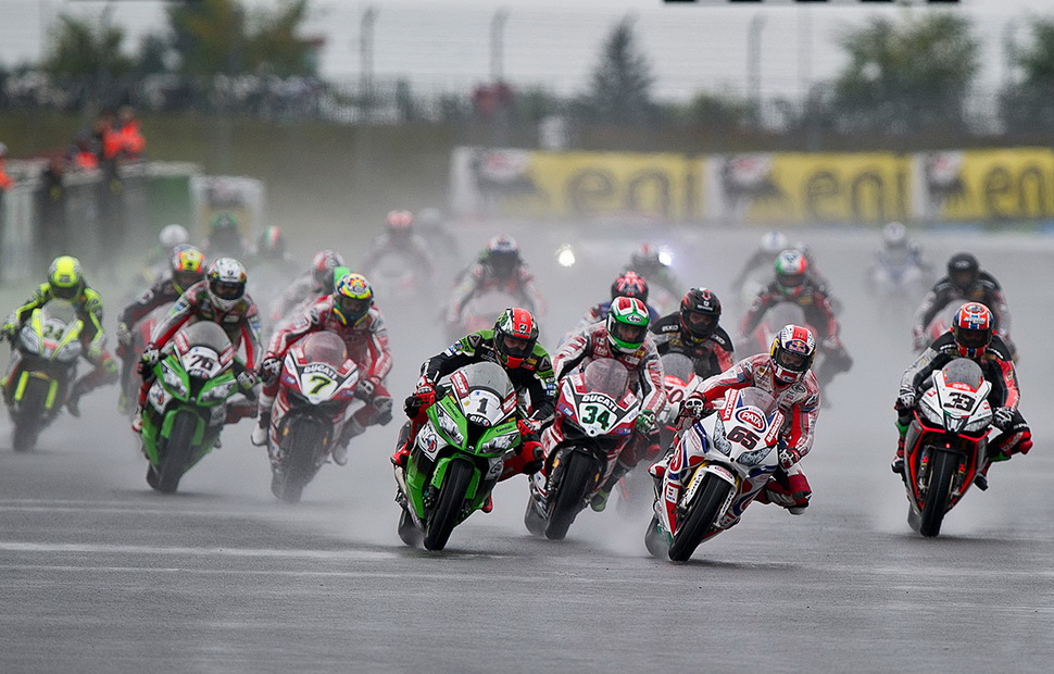 Старт 2-й гонки WSBK 2014 года - неудачной для Рэя Старт 2-й гонки WSBK 2014 года - неудачной для Рэя