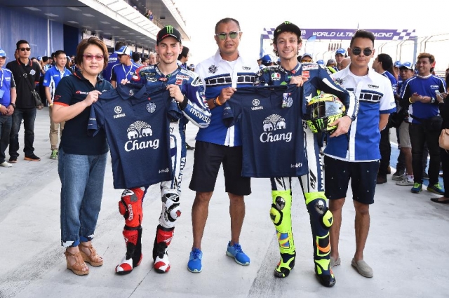 Росси и Лоренцо приняли участие в Yamaha Challenge еще в 2014 году Росси и Лоренцо приняли участие в Yamaha Challenge еще в 2014 году