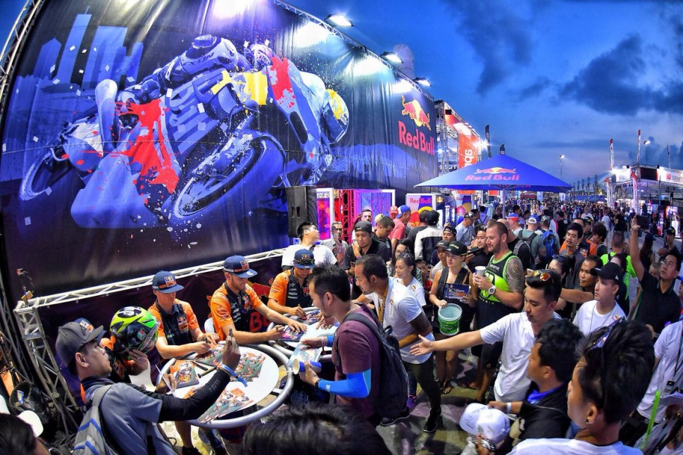 PTT Grand Prix Expo на Chang International Circuit PTT Grand Prix Expo на Chang International Circuit
