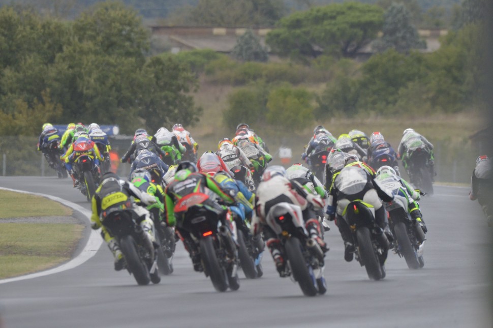 Дождевой финал CIV Superbike 2018 в Валлелунге Дождевой финал CIV Superbike 2018 в Валлелунге
