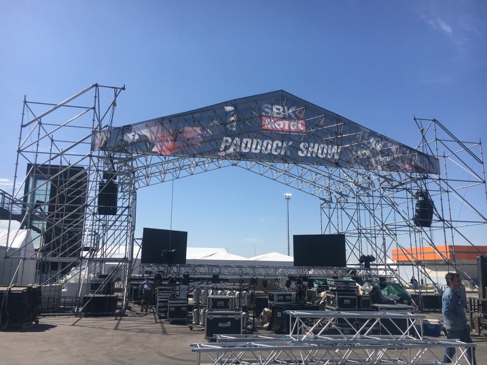 А вот и Paddock Show! А вот и Paddock Show!