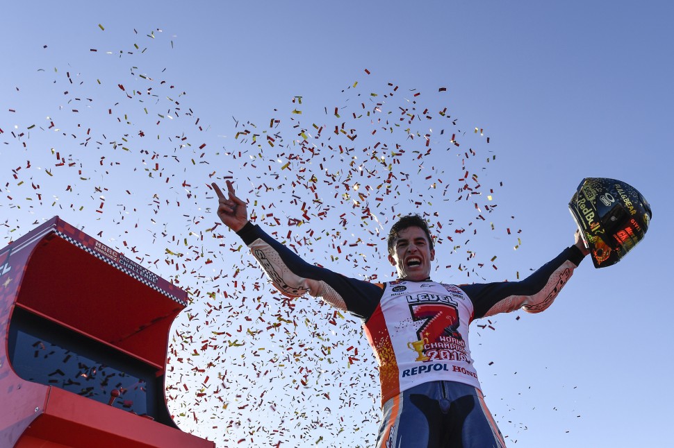 7-кратный чемпион мира, 5-кратный чемпион MotoGP, Гран-При Японии, 2018 год 7-кратный чемпион мира, 5-кратный чемпион MotoGP, Гран-При Японии, 2018 год