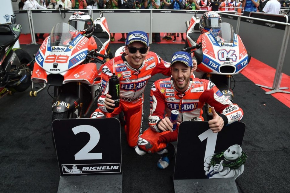 Пилоты Ducati Factory - 1-2 на подиуме в Сепанге 2017 года Пилоты Ducati Factory - 1-2 на подиуме в Сепанге 2017 года