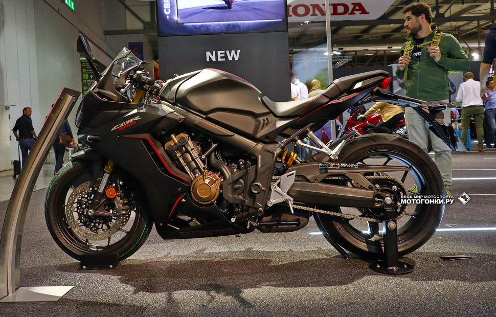 Honda CBR650R (2019) - радикальный чёрный цвет! Honda CBR650R (2019) - радикальный чёрный цвет!