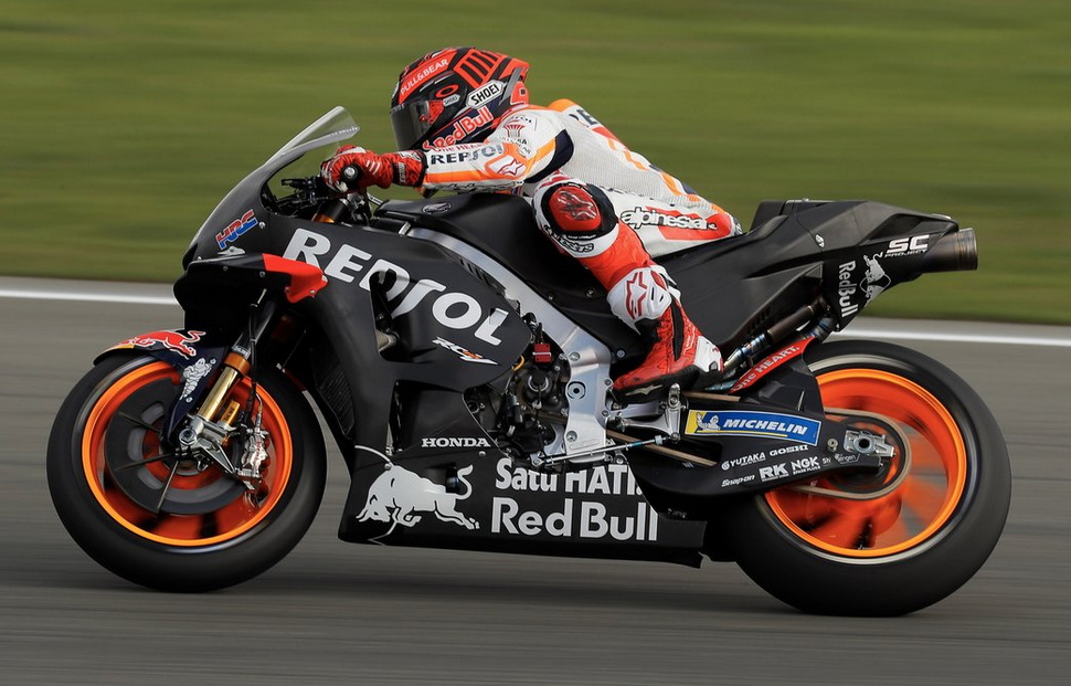 Марк Маркес на Honda RC213V модели 2019 года, IRTA MotoGP, Валенсия Марк Маркес на Honda RC213V модели 2019 года, IRTA MotoGP, Валенсия