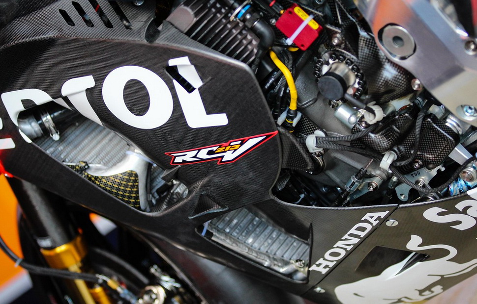 Honda RC213V (2019) на тестах IRTA MotoGP в Валенсии Honda RC213V (2019) на тестах IRTA MotoGP в Валенсии