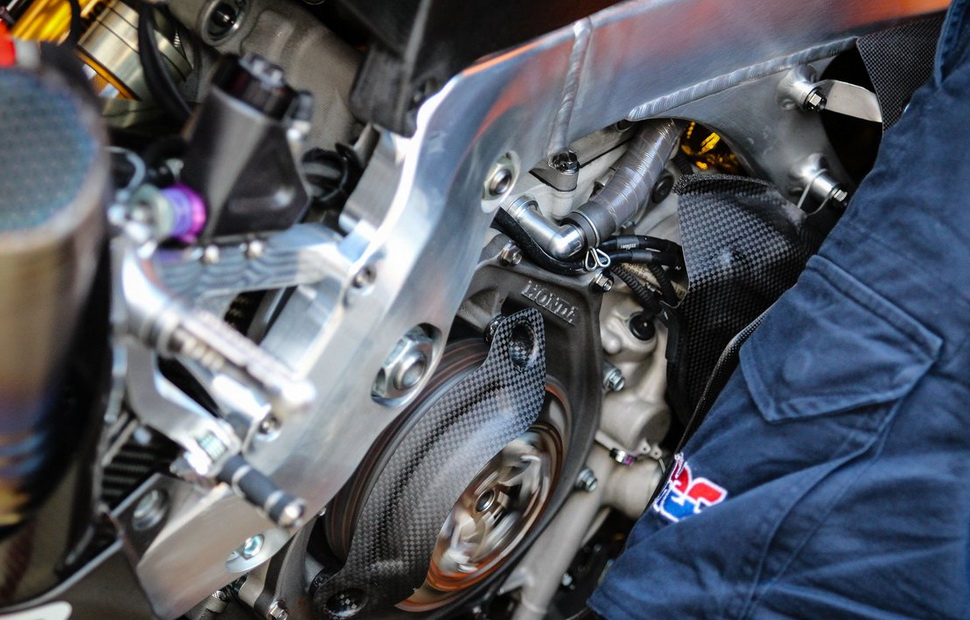 Honda RC213V (2019) на тестах IRTA MotoGP в Валенсии Honda RC213V (2019) на тестах IRTA MotoGP в Валенсии