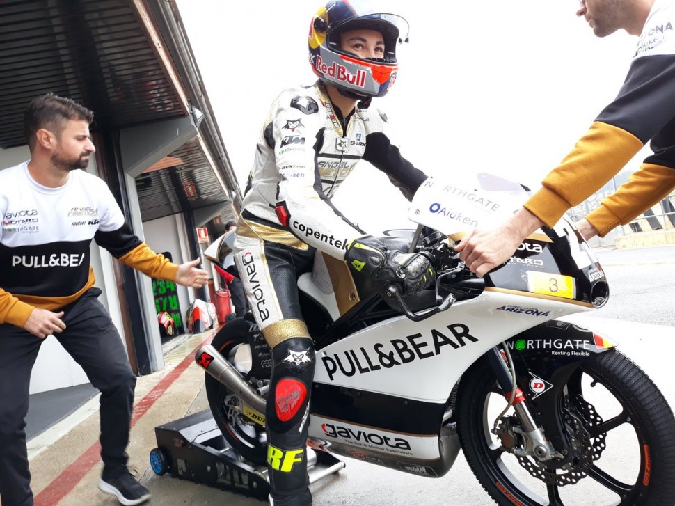 Старт-роллеры, используемые для прототипов Moto3 и Moto2, отказались запускать высокофорсированные двигатели Triumph 765 Старт-роллеры, используемые для прототипов Moto3 и Moto2, отказались запускать высокофорсированные двигатели Triumph 765