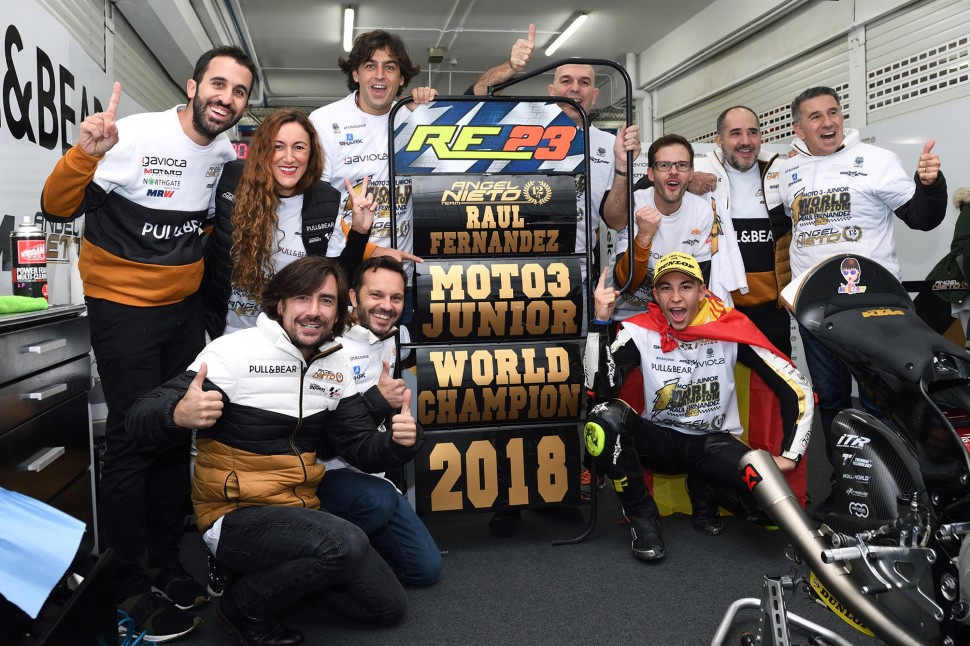 Рауль Фернандес - чемпион CEV Moto3 2018 года Рауль Фернандес - чемпион CEV Moto3 2018 года