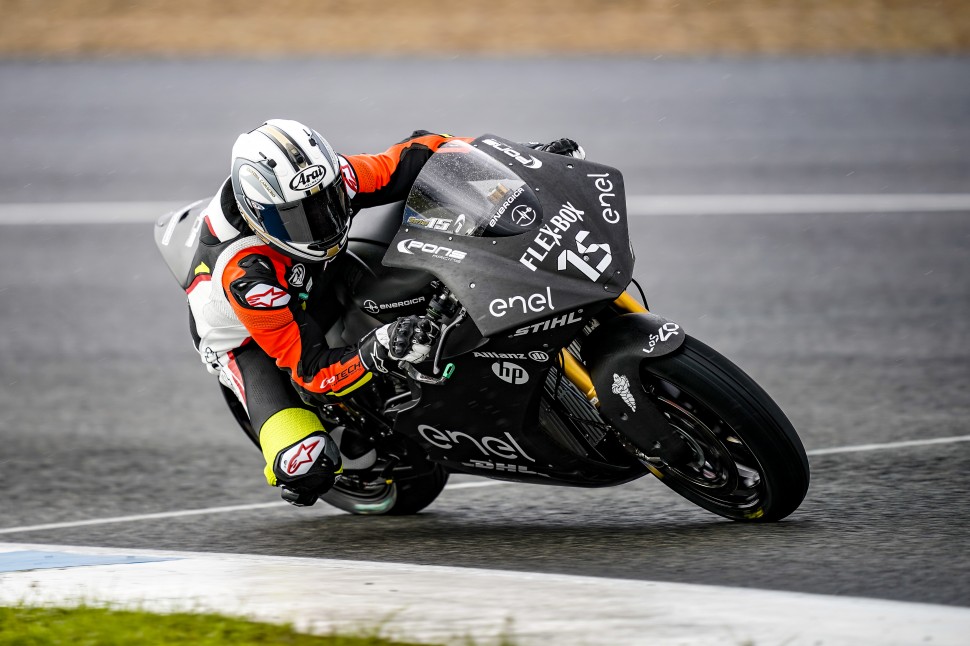 Сет Жибернау делает первые круги на прототипе MotoE Сет Жибернау делает первые круги на прототипе MotoE