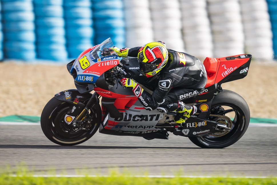 Альваро Баутиста подменяет на JerezTest Миккеле Пирро Альваро Баутиста подменяет на JerezTest Миккеле Пирро