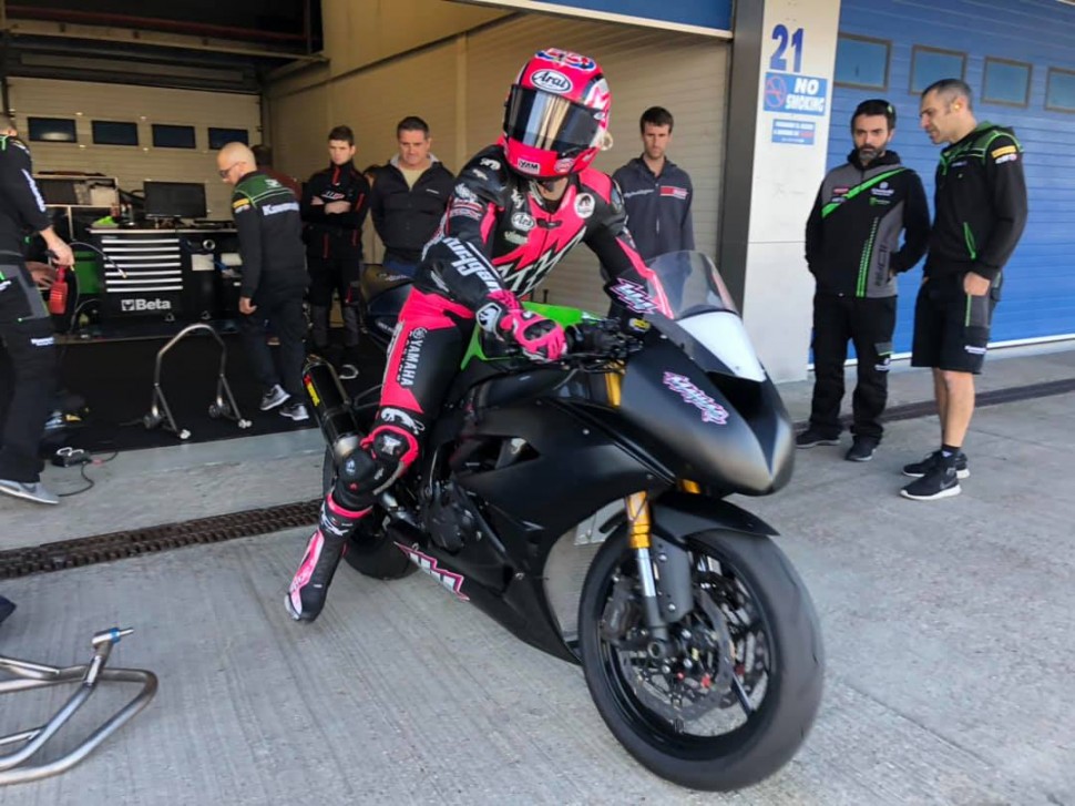 Лукас Маяс не тестах с Kawasaki Puccetti Racing в Хересе Лукас Маяс не тестах с Kawasaki Puccetti Racing в Хересе
