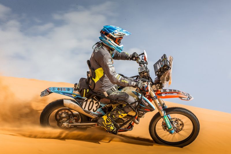 Призрачный гонщик Никколо Дутто на его модифицированном KTM 450 EXC-F Призрачный гонщик Никколо Дутто на его модифицированном KTM 450 EXC-F