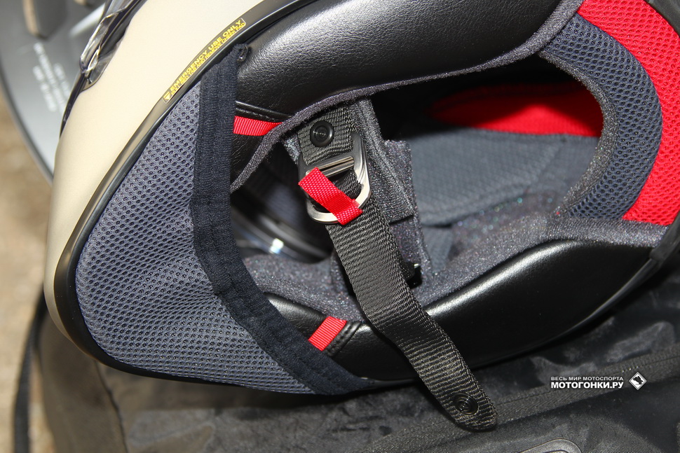 SHOEI Hornet ADV: застежка D-ring SHOEI Hornet ADV: застежка D-ring