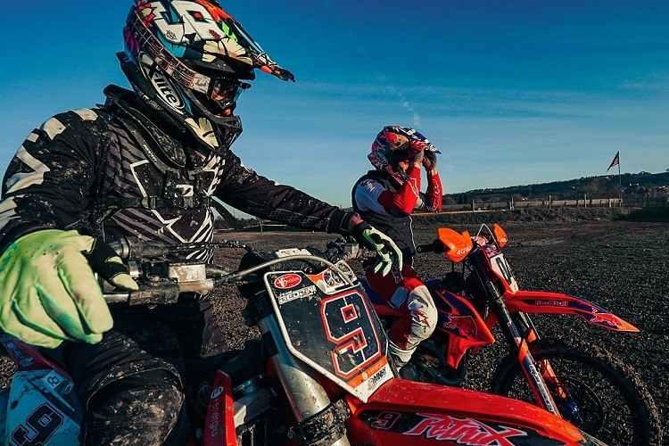 Довициозо и Петруччи - новые партнеры по Team Ducati MotoGP в гостях на Гоночном Ранчо VR46 Довициозо и Петруччи - новые партнеры по Team Ducati MotoGP в гостях на Гоночном Ранчо VR46