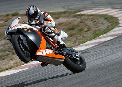 KTM RC8R и Super Duke 990R по новым ценам KTM RC8R и Super Duke 990R по новым ценам