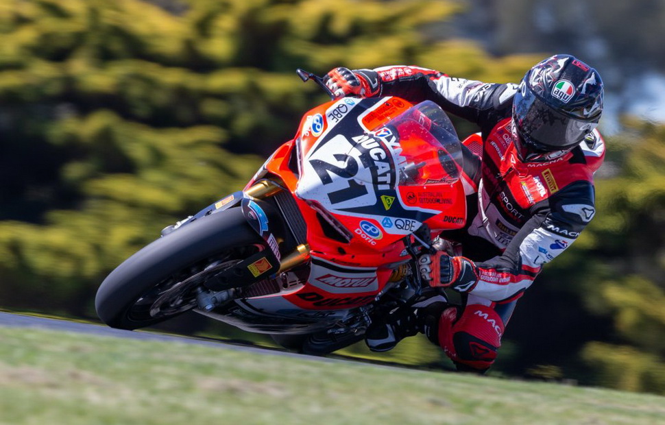 Трой Бейлисс на свободных практиках ASBK в Phillip Island Трой Бейлисс на свободных практиках ASBK в Phillip Island