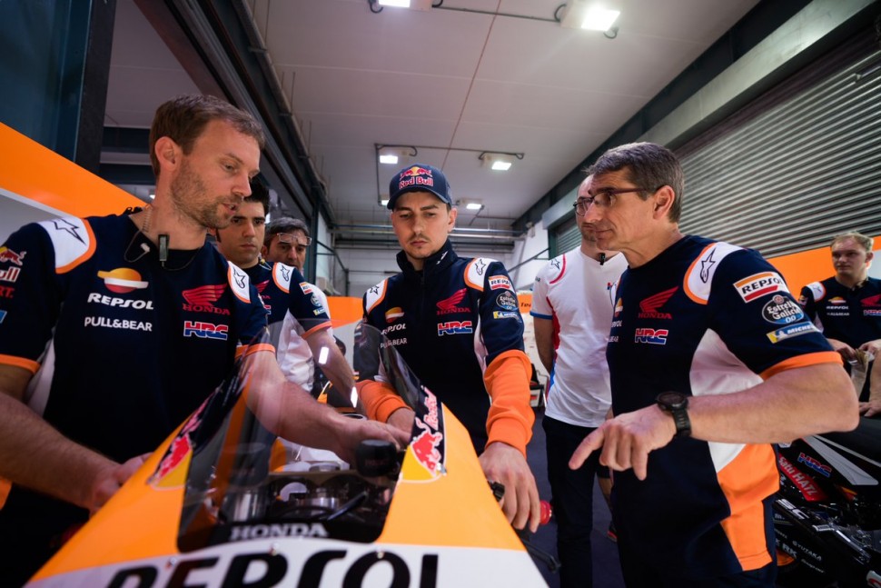 Первый день QatarTest стал для Лоренцо новым знакомством с байком Первый день QatarTest стал для Лоренцо новым знакомством с байком