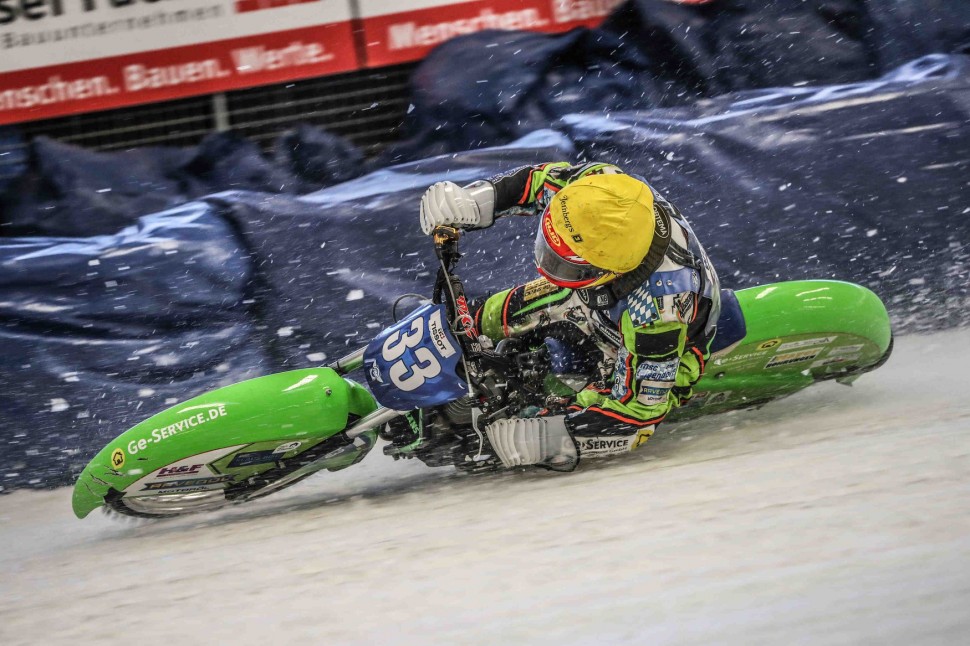 Йоганн Вебер стал сильнейшим европейцем баварского раунда FIM Ice Speedway Gladiators Йоганн Вебер стал сильнейшим европейцем баварского раунда FIM Ice Speedway Gladiators