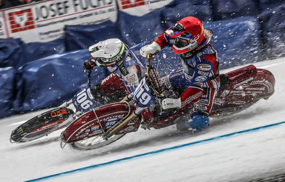 Дуэль Колтакова и Хомицевича в финале баварского раунда FIM Ice Speedway Gladiators Дуэль Колтакова и Хомицевича в финале баварского раунда FIM Ice Speedway Gladiators