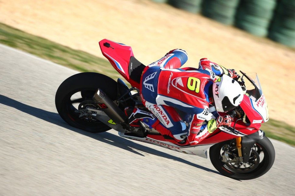 Honda CBR1000RR Fireblade SP2 на тестах BSB показал результаты в ТОП-3 Honda CBR1000RR Fireblade SP2 на тестах BSB показал результаты в ТОП-3