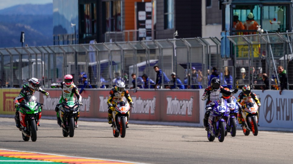 Плотнейший финиш в группе лидеров - Kawasaki, KTM, Yamaha - все! Плотнейший финиш в группе лидеров - Kawasaki, KTM, Yamaha - все!
