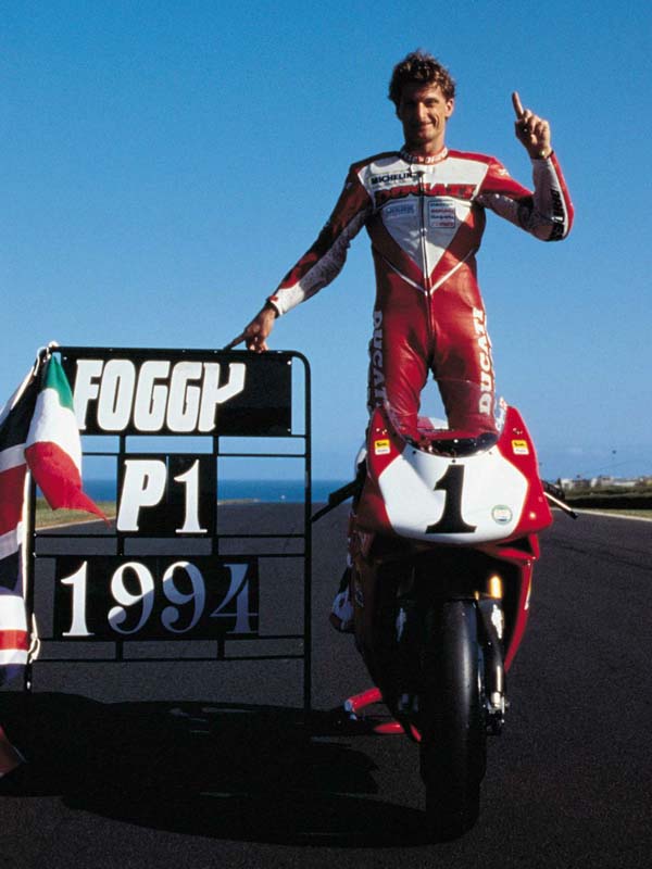 Карл Фогарти принес Ducati четыре чемпионских титула с 1994 по 1999 Карл Фогарти принес Ducati четыре чемпионских титула с 1994 по 1999