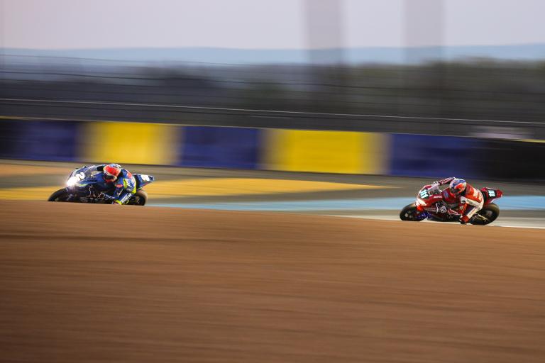 Honda Endurance Racing преследует Suzuki Endurance Racing Team по пятам Honda Endurance Racing преследует Suzuki Endurance Racing Team по пятам