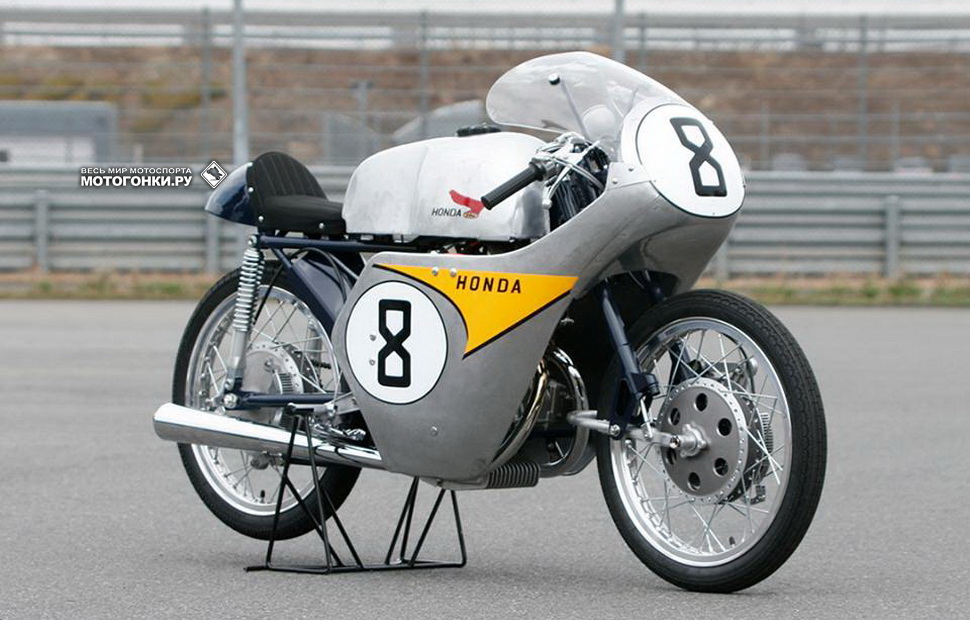 Honda RC142, восстановленный Майком Буттингером. Второй образец хранится в Музее Honda в Мотеги Honda RC142, восстановленный Майком Буттингером. Второй образец хранится в Музее Honda в Мотеги