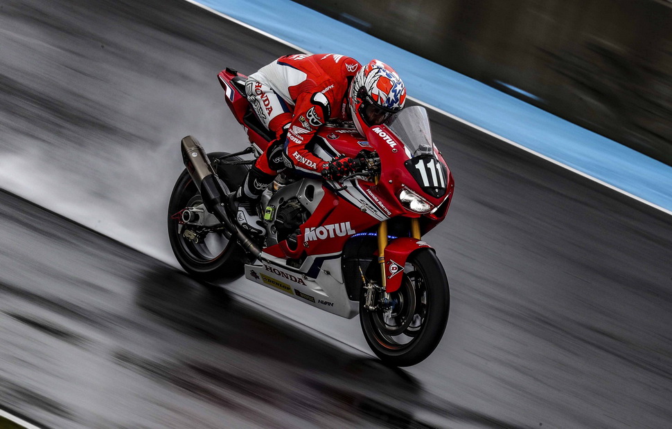 Honda Endurance Racing Team выиграла первую квалификацию, но YART Yamaha одолела их во второй Honda Endurance Racing Team выиграла первую квалификацию, но YART Yamaha одолела их во второй